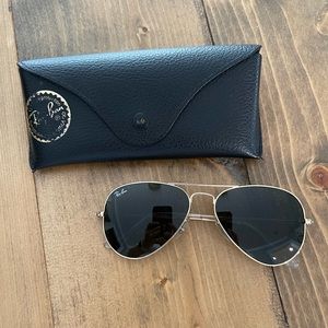 Ray-Ban Aviator Sunglasses LIKE NEW